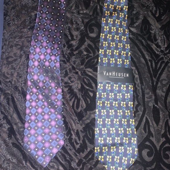 Van Heusen ties - Picture 3 of 3